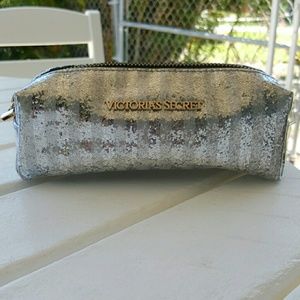 NWOT Victoria's secret makeup bag