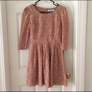 Super chic tea-pink lace dress