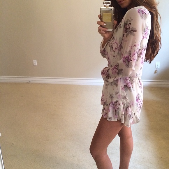 • SOLD • Sweetest Ruffled Romper S/M - Picture 3 of 4