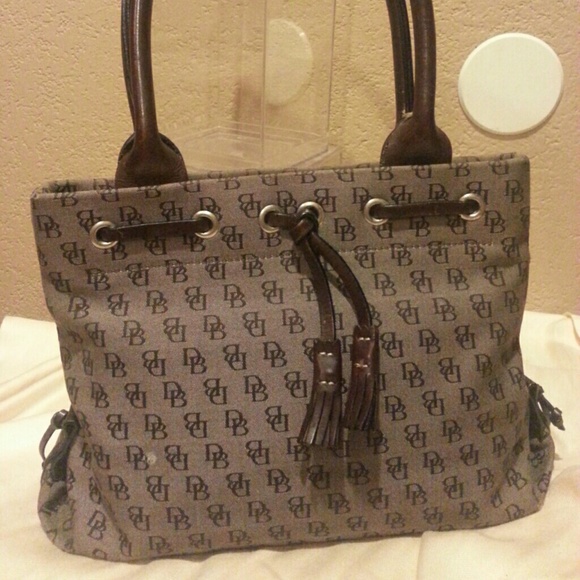 👜👛Bargain👛👜Dooney and Bourke Signature Canvas