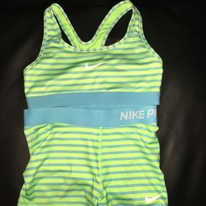 Nike pro sports bra w/ matching work out tights