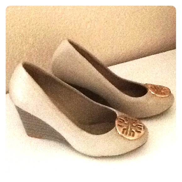 💢 SOLD 💢💢💢💢Nature Breeze Wedges