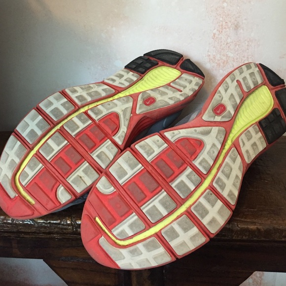 ➡️SOLD⬅️ Used Nike sneakers - Picture 3 of 4