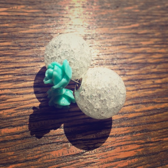 Double sided earrings
