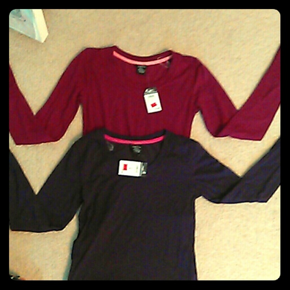 2 longsleeved Shirts *BUNDLE*