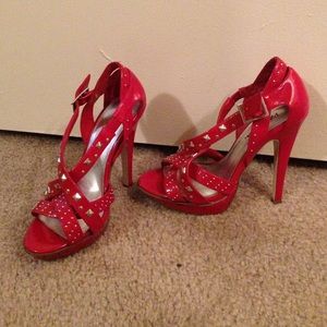 High heels! Size 6 1/2! Worn once!!