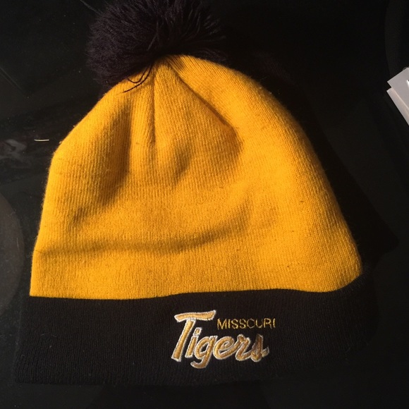 Missouri Tigers skull cap w/ Pom - Picture 2 of 2