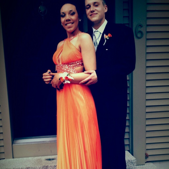 PROM DRESS!! - Picture 3 of 4