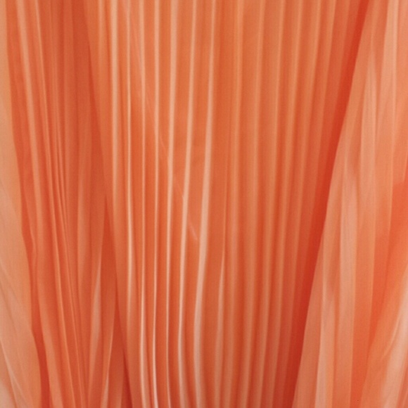 PROM DRESS!! - Picture 4 of 4
