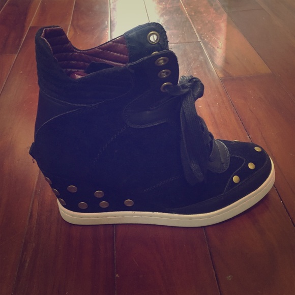 Sneaker wedges