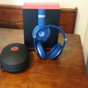 Beats wireless bluetooth headphones