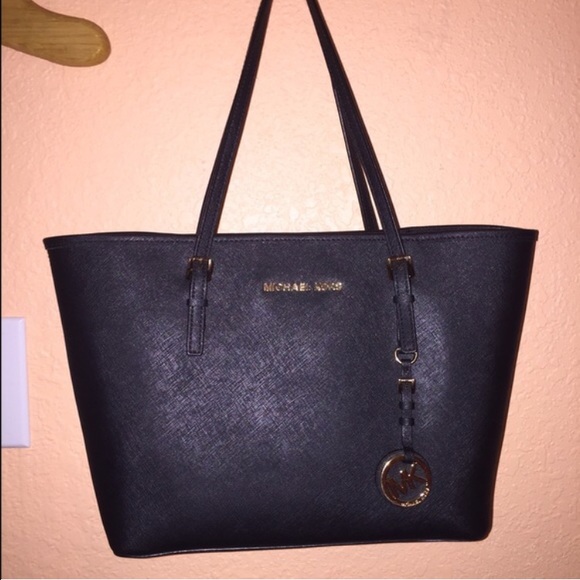 ❌sold❌MK Jet Set Saffiano Leather Tote