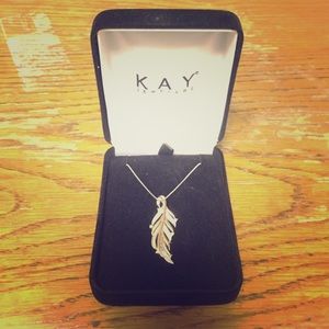 Kay Jewelers leaf pendant