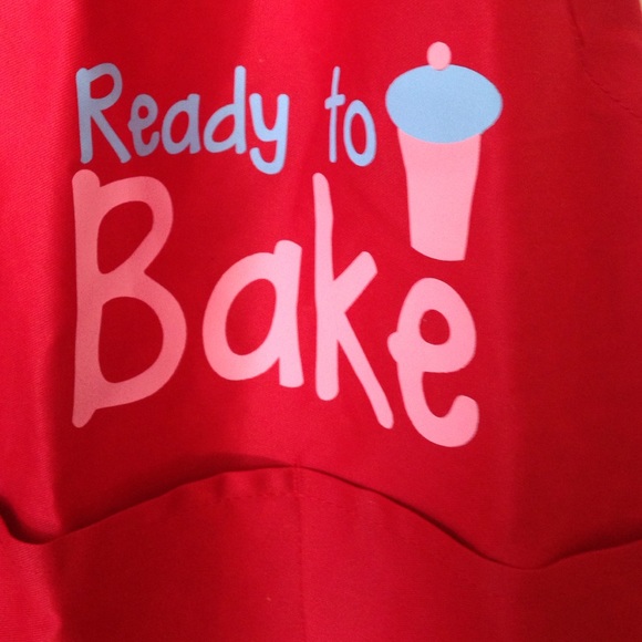 Red Apron. "Nicole." - Picture 2 of 3
