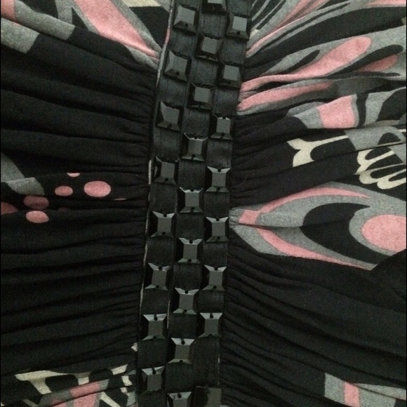 Beautiful blouse! - Picture 3 of 3
