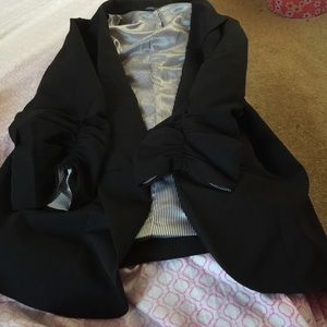 **NEVER WORN** All Black Elbow length Blazer