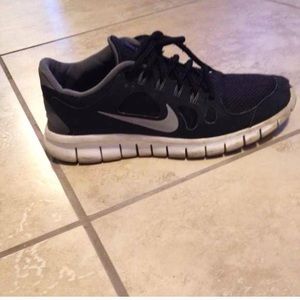 NIKE FREE RUNS WOMENS 7