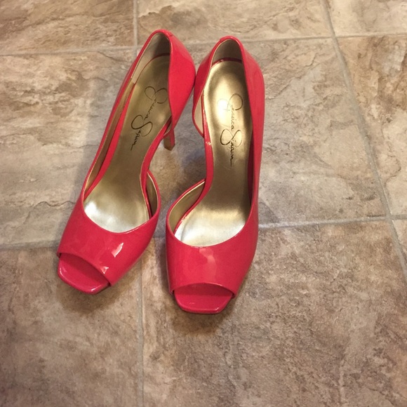 Pink Jessica Simpson heels.
