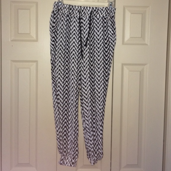 black and white patterned loose fit pants