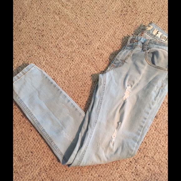 ☀️☀️ TRADED ☀️☀️Size 9 jeans - Picture 1 of 3