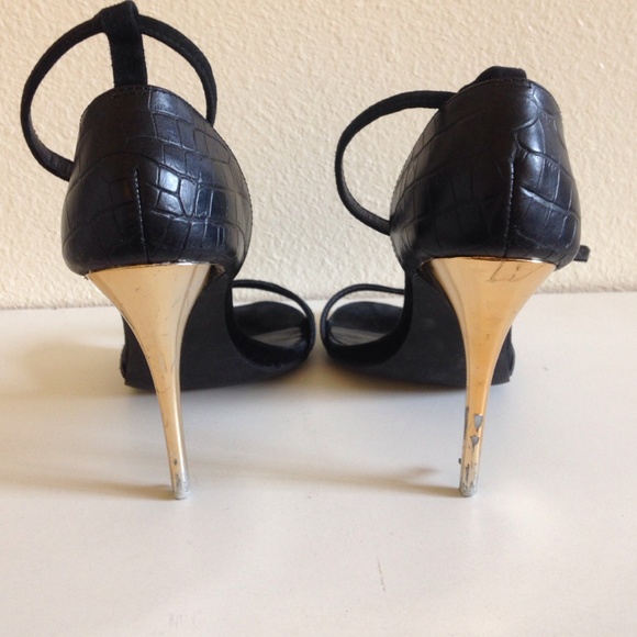 Steve Madden Sandal Black + Gold Heels - Picture 3 of 4