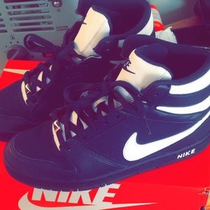 Nike Prestige IV Hightops