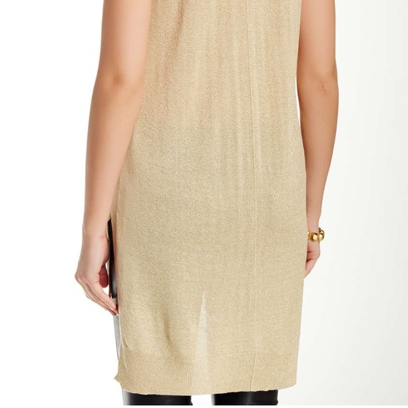 Hi-Low Sleeveless Tunic - Picture 2 of 2