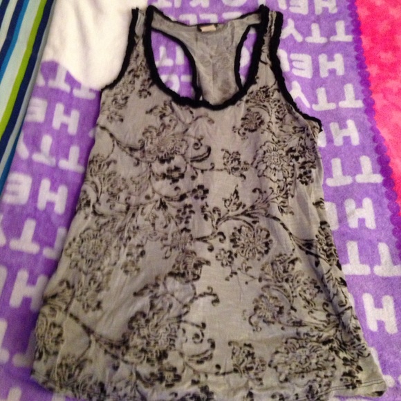 🎉SOLD IN BUNDLE🎉Daytrip Rayon Tank Blouse Size L