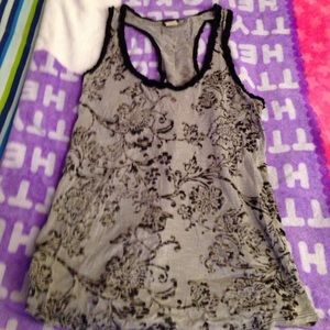 🎉SOLD IN BUNDLE🎉Daytrip Rayon Tank Blouse Size L