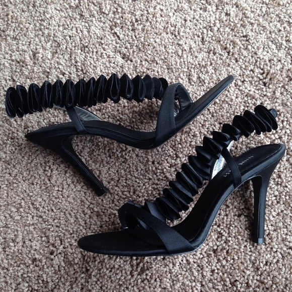 [FINAL PRICE] Nine West Ruffle/Floral Heels