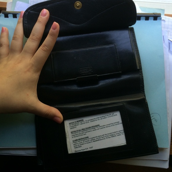 LAST DAY Dooney and Bourke Leather Wallet - Picture 3 of 4