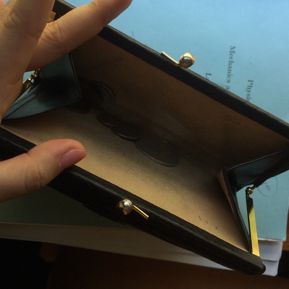 LAST DAY Dooney and Bourke Leather Wallet - Picture 4 of 4