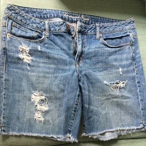American Eagle distressed shorts!