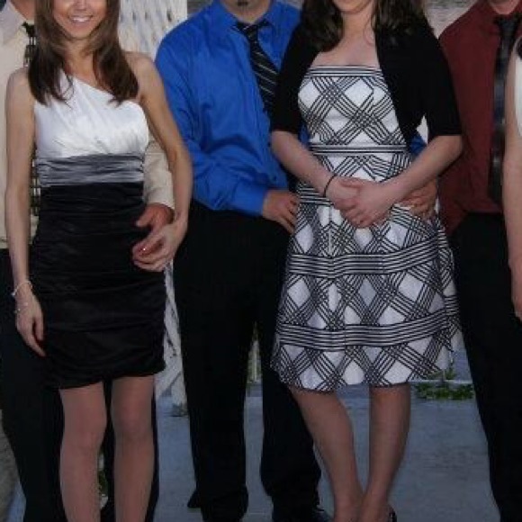 Black and white strapless cocktail dress - Picture 2 of 2