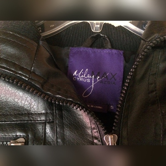 Leather jacket - Picture 2 of 3