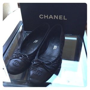 Chanel Quilted flats size 7.5