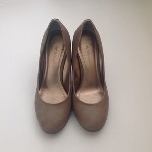 BCBGeneration tan/cappuccino wedge heel shoes