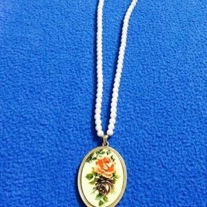 Long pearl vintage necklace