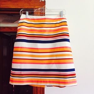 Stretchy style skirt.