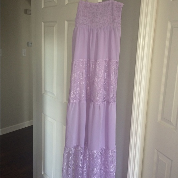 ❌SOLD❌Lilac and lace maxi dress - Picture 2 of 2