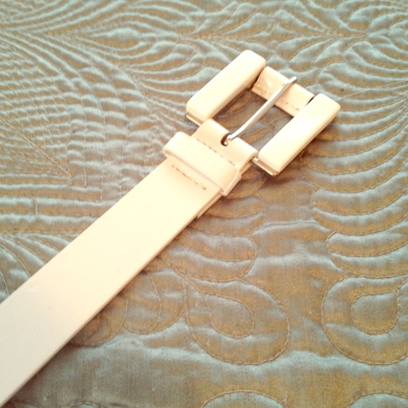 White wide belt
