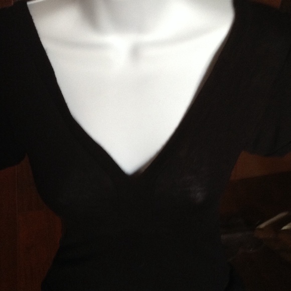 📌DEREK HEART BLACK TOP📌 - Picture 3 of 4