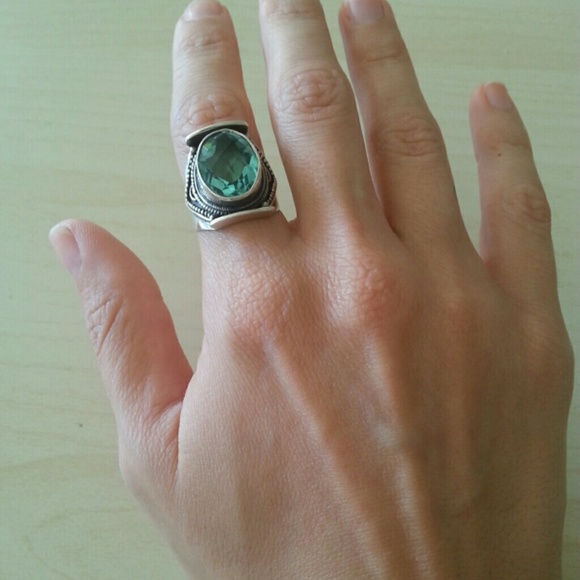 Silver ring - Picture 2 of 4