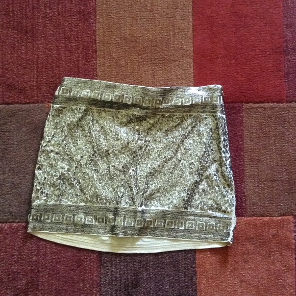 Express Gold Sequin Mini Skirt - Picture 2 of 4