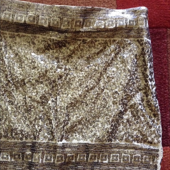Express Gold Sequin Mini Skirt - Picture 3 of 4