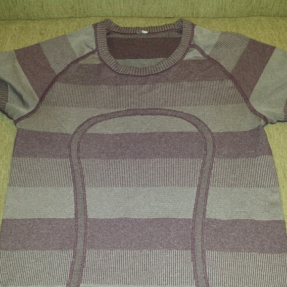 Lululemon maroon and gray top