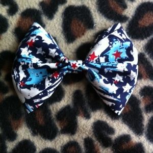 Ladies bow