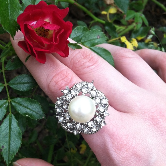 •Pearl ring•