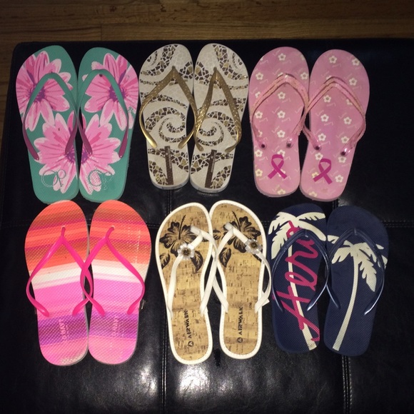 ***SOLD**HUGE Lot of Assorted Flip Flops, 12 pairs - Picture 2 of 3