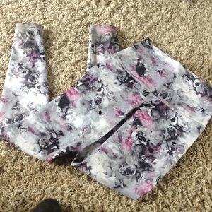 Size 6 Lululemon high waisted full length pants